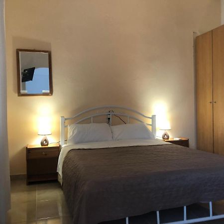 Jonny O, Apartment By The Sea Loutraki  Exterior foto