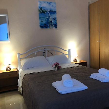 Jonny O, Apartment By The Sea Loutraki  Exterior foto