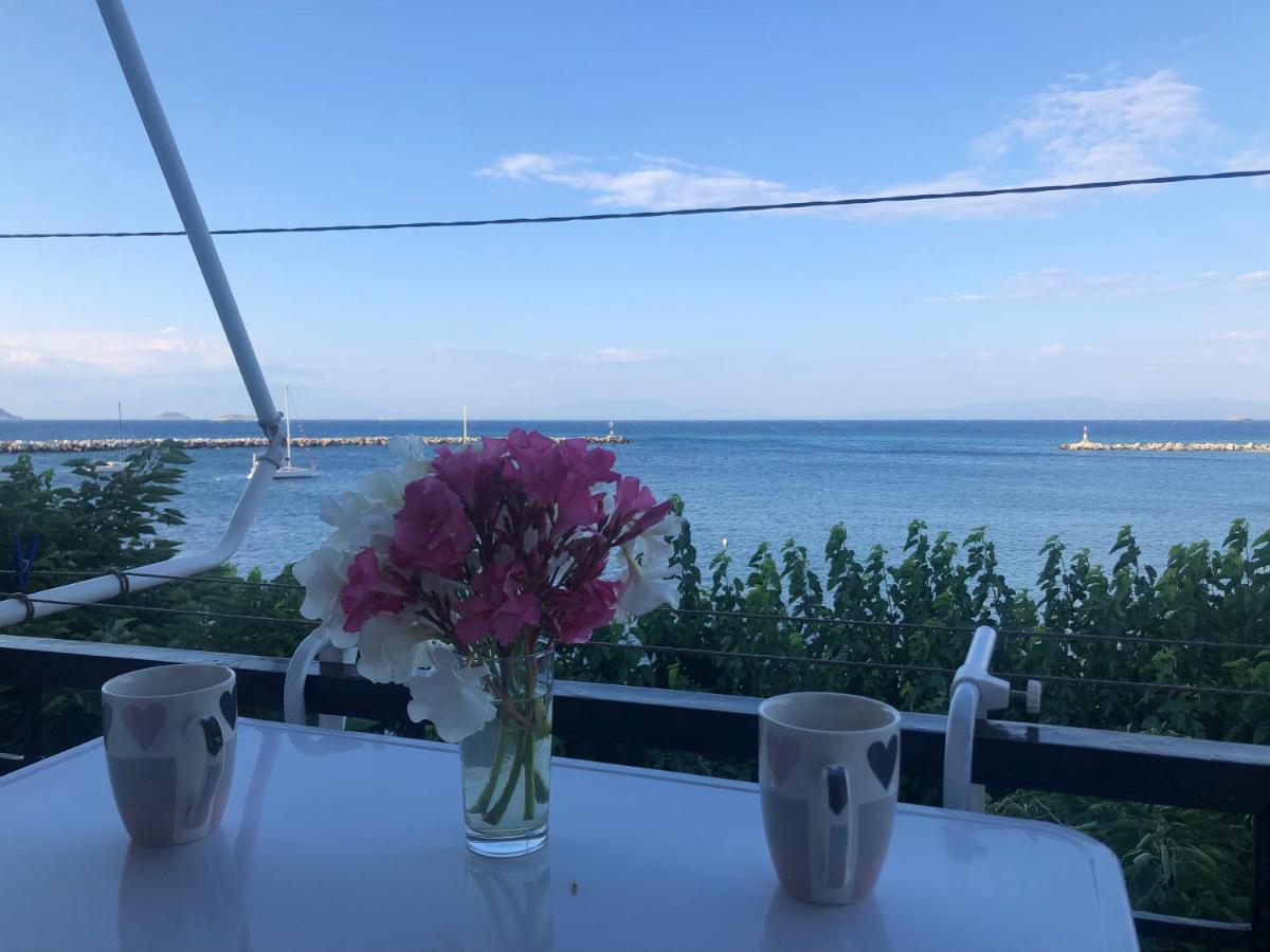 Jonny O, Apartment By The Sea Loutraki  Exterior foto